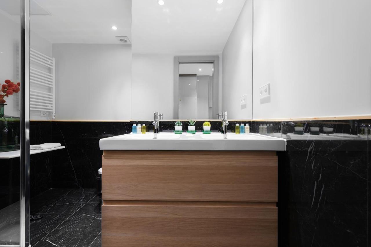 2 Bedrooms 1 Bathroom Furnished - Justicia - Executive Style - Mintystay Мадрид Экстерьер фото