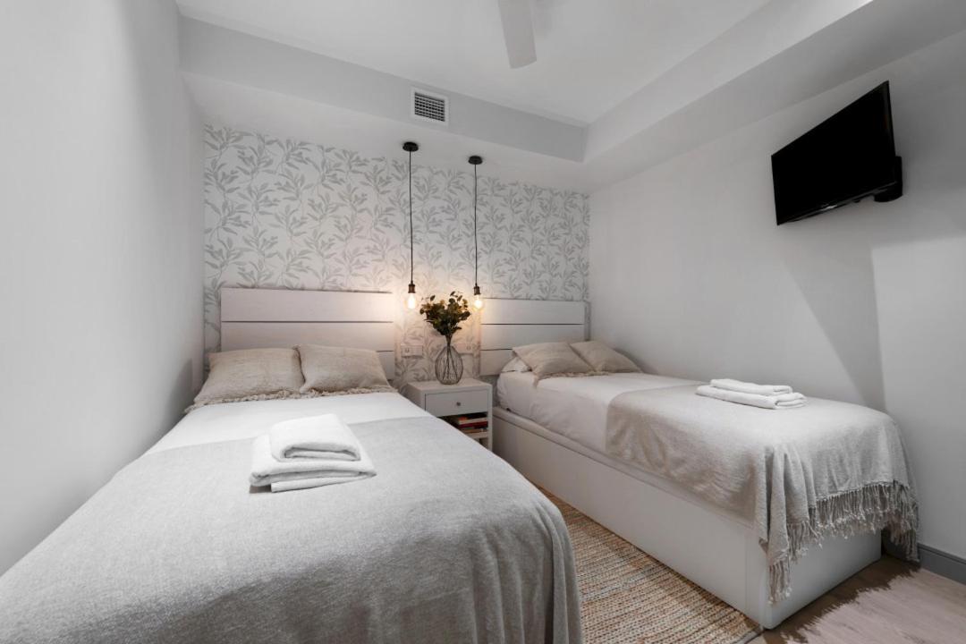 2 Bedrooms 1 Bathroom Furnished - Justicia - Executive Style - Mintystay Мадрид Экстерьер фото