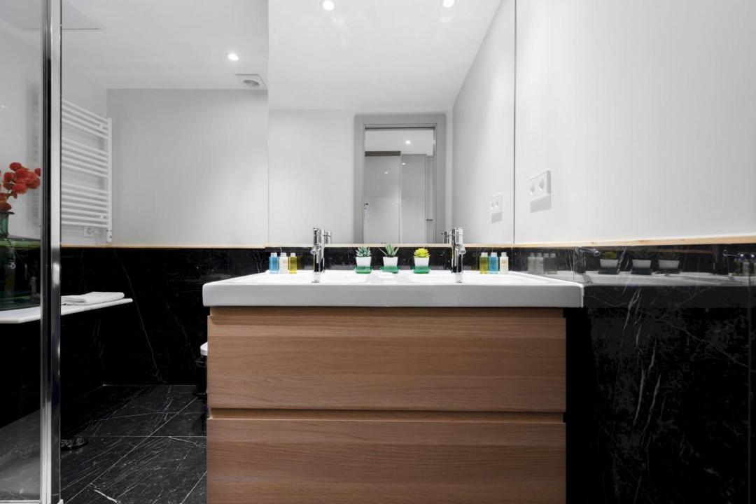 2 Bedrooms 1 Bathroom Furnished - Justicia - Executive Style - Mintystay Мадрид Экстерьер фото